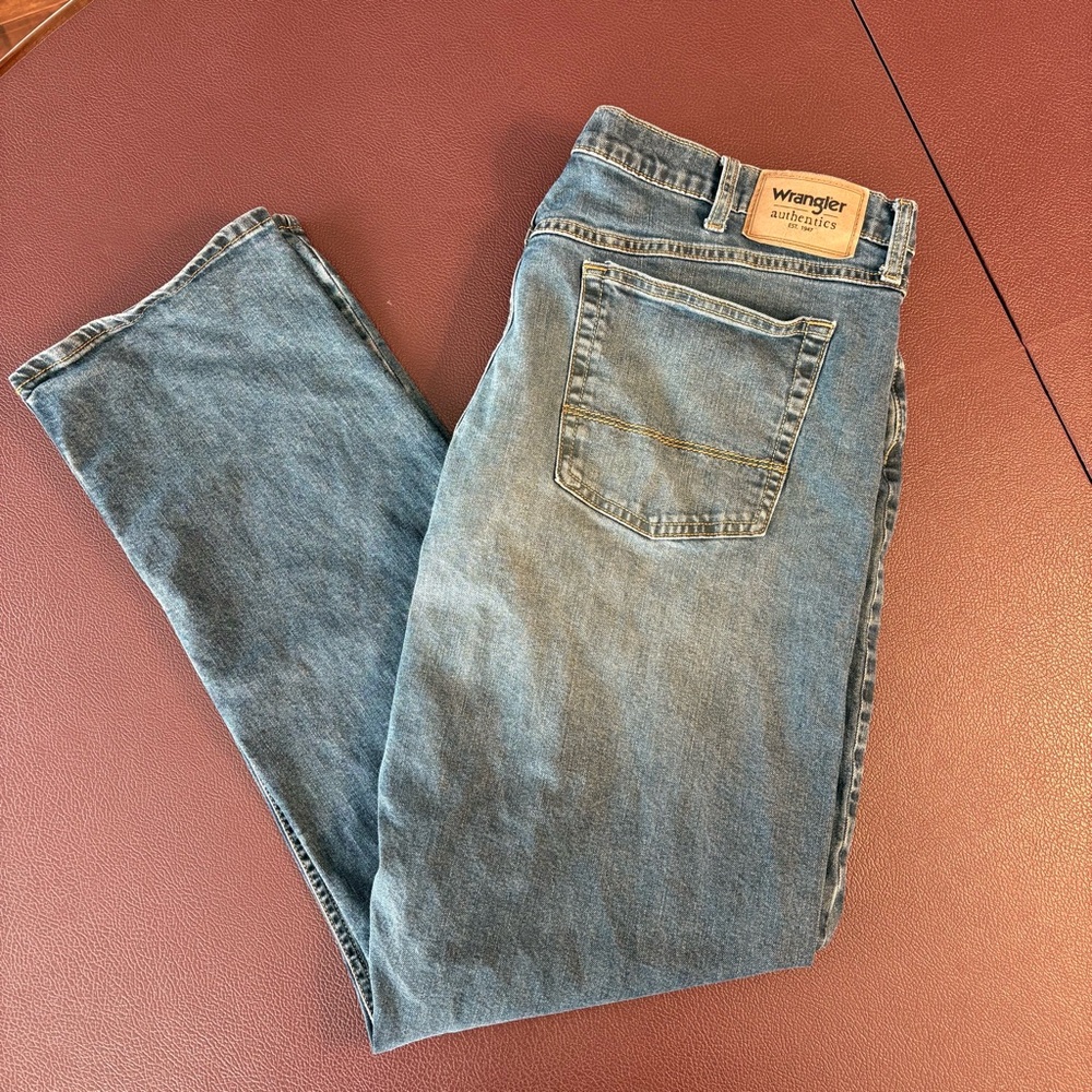 Wrangler Authentics Men's Light Blue Relaxed Jeans 40x32